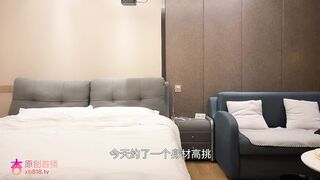 新作映画情報！「トップ・スカラー」は無事に復活❤️ 背が高くスタイル抜群の彼は、隣に住む淑女らしい女の子とは全く対照的！ベッドの中で彼女は china
