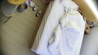 12月28日のホテルからの流出写真❤️ 初めての恋を経験する若いカップルは、連日の滞在でぎこちなく、恥ずかしがりながら、興奮していました ipcam 1