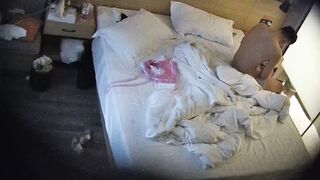 10-19 ホテル HD 隠しカメラ映像 ❤️ 最高級のコントラストの雌犬、メガネをかけた後輩の女の子が熟練した小娘のように彼氏にトレーニングされ ipcam (1)