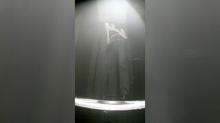 【トイレ盗撮】バーガールが大便、出せないデカいウンチを手でかき出す 6V ipcam (3)