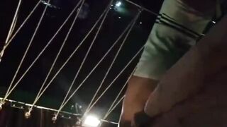 台湾の新店にある碧潭橋の近くで屋外でセックスをするカップル❤️ 心が広くて楽しみ方を知っている女性たちは本当に楽しんでいます china (2)