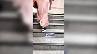 【OL秘蔵品40】スレンダーお姉さんの卑猥なお尻！ピタピタパンツに浮き出るＴバックに大興奮^ ^, TAPE-004 主婦達の日常フェティシズム 掃除 voyeur jp 6 (1)