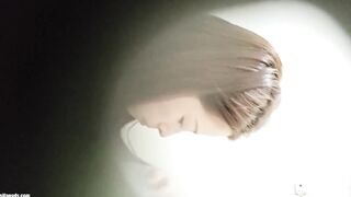 猫の目カメラを使って美女の放尿や排便を盗撮したり、ストッキングを履いた大きなペニスの女性に遭遇したりした ipcam