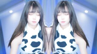 지리는 알몸 댄스