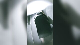 ✅オンライン初公開：【酒場トイレ盗撮シリーズ】黒ストッキングとハイヒール美女が勢揃い（第9回） toilet (1)