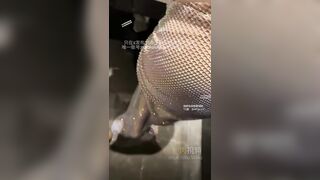 喝多了的性感人妻迷迷糊糊便在洗手間被射了滿屁股都是精液 ROSEWU - china