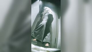 ✅オンライン初公開：【酒場トイレ盗撮シリーズ】黒ストッキングとハイヒール美女が勢揃い（第9回） toilet 09 (2)