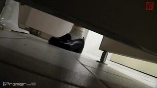 必見36 に登場した超絶美女のバックが撮れた !!　幻45 toilet 2