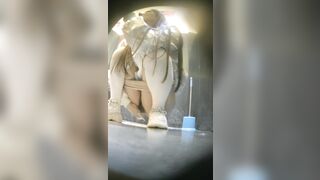 オンライン限定プレ​ミア：【パノラマバートイレショット】息を呑むほど美しい女性たちが登場 toilet (2)