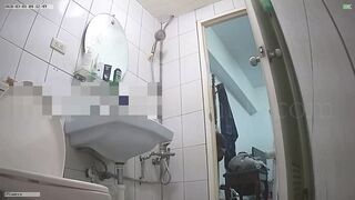 Bath Voyeur 57-59 toilet 1