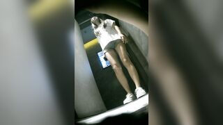 高画質なバーの舞台裏写真：ハイヒールとストッキングを履いた長い脚（4） toilet 1 (6)