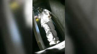 高画質なバーの舞台裏写真：ハイヒールとストッキングを履いた長い脚（5） toilet (3)