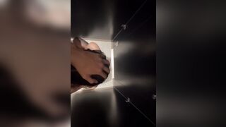 여자친구랑 탈의실 들어가서 아주 화끈한 재미좀 봤지 korean porn vip
