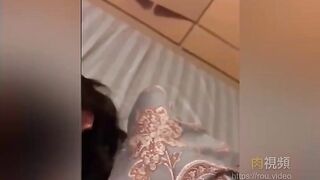 強推哥未流出一個人妻偷情出軌被操全程騷話 雞巴好大比我老公大 - china