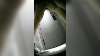 高画質バーのバックステージ写真：ハイヒール＆ストッキングの美脚（6）【とあるマンションのオリジナル版】 toilet (3)