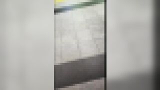 【バス痴漢 ＳＰ】 超アイドル級 優しい純粋な処女 Ｋに爆発 バレそうなところ友達の視界をふさぎ確信の受け入れ voyeur jp 2