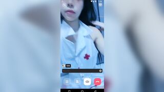 複数の若い女の子、巨乳、成熟した女性が 1 対 1 のビデオチャット、裸の会話、自慰行為、卑猥な言葉に興じます china
