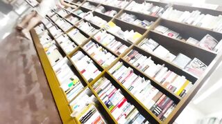 【盗撮】 パンストショップ店員 ！！パンチラと胸チラ voyeur jp 3