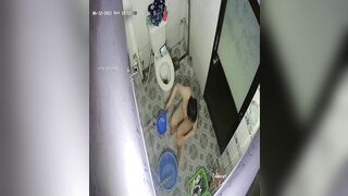 邪悪な家主シリーズのプレビュー❤️ その価値はその真実性にあります。家主が女性の入居者がシャワーを浴びたり、着替えたり、自慰行為をした toilet 6 (4)