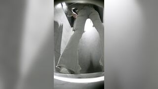 高画質なバーの舞台裏写真：ハイヒールとストッキングを履いた長い脚（7） toilet (1)