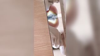 ✅新リーク█The Mastermind☛購入済み█高画質トイレショット「ぶら下がりフラッシュ、美女たち」（お尻スポッティング、ラージサイズ版） toilet (10)