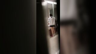 ✅新リーク█The Mastermind☛購入済み█高画質トイレショット「ぶら下がりフラッシュ、美女たち」（お尻スポッティング、ラージサイズ版） toilet (35)