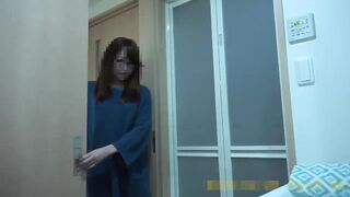 【民泊着替え】安心のぽちゃ体系女子とヤセ過ぎがマイナス点の女子－50-61人目 voyeur jp 2