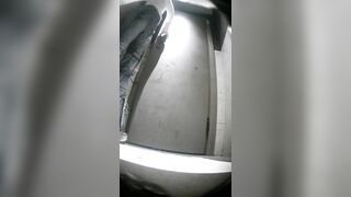 高画質のバーの舞台裏写真：ハイヒールとストッキングを履いた長い脚（8） toilet 1 (5)