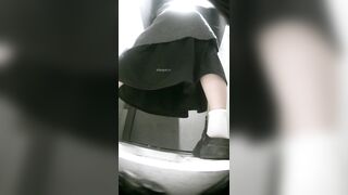 高画質のバーの舞台裏写真：ハイヒールとストッキングを履いた長い脚（8） toilet 2 (6)
