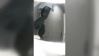 高画質のバーの舞台裏写真：ハイヒールとストッキングを履いた長い脚（8） toilet 3 (3)