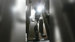 ✅新たに流出した█「悪魔の手」☛購入した█プレミアムトイレ写真「前景と背景」（モデル品質の黒ストッキング） toilet (16)