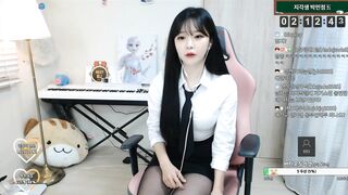 발충을 위한 박민정 발 모음 고파일 korean porn korean bj (14)