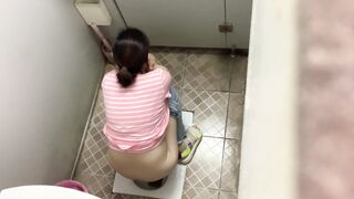 Nightclub Girls China toilet 1