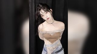 TSUKI - SHOWS TITS 11752 1 KPOP ALLPOP
