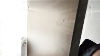 新たに流出した写真には、あるオフィスビルの女子トイレを、凄腕カメラマンが徹底的に掃除している様子が写っている。❤️ 人事部の若い女性を toilet