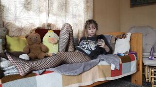Minalovegood Uses A Vibrator In Fishnet OnlyFans