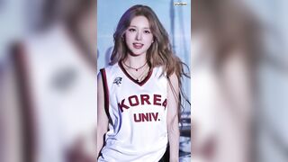 GAEUL SHOWS TITS 17095 1 KPOP ALLPOP