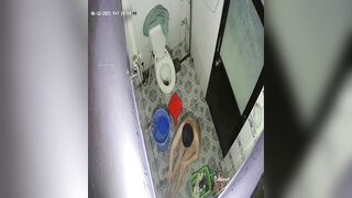 【「悪徳家主」シリーズ：ティーザー版 ❤️ リアルこそが真髄】家主が密かに盗撮――美しい女性入居者の入浴、着替え、自慰、そして毎日の「お持ち帰 ipcam (2)