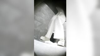 世界独占プレミア：【バーのトイレ POV】—黒ストッキング、ハイヒール、そして美女たちの群れ（第5部） toilet 3 (3)