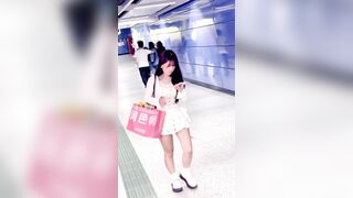 若い女性の後をつけ、竿を露わにして「奥まで突き当てる」妄想に耽る [オリジナル版] ipcam 02