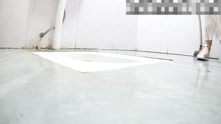 最も鮮明な二角度からのトイレ映像：ミス・ユニバース出場者が排尿 toilet 1 02