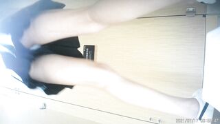 デュアルアングル視点（正面＆背面） — 複数の魅力的なモデルたち（動画11本） toilet 1 03