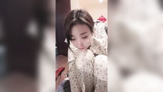 【MJ新着】❤️酔っ払って自慰行為をするのが大好きな私の素晴らしい女性ルームメイトは、その後、長期的な女性セックスパートナーに訓練されます china (13)