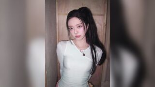 YUNA SHOWS TITS 39803 1 KPOP ALLPOP