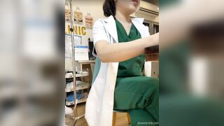 【クリニック】圧巻の熟女美 — 絶品の美乳  親友とのオフィス・シチュエーション オナホ自慰＆潮吹き [オリジナルソース] china 3 02
