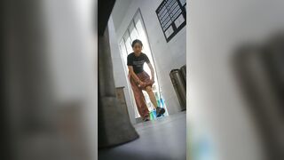 Clear Screenshot with Mobile Phone Zoom 1-3 toilet 3 03