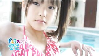 【乳首ポロリ】さわこちゃん – ドレミファ空色 vol.4 voyeur jp 01