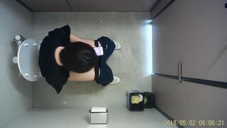 JKちゃん達のtoilet⑱　性服ちゃんも登場！スタイル良し！お㋘㋘も良し！(^o^) voyeur jp 08