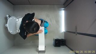 JKちゃん達のtoilet⑱　性服ちゃんも登場！スタイル良し！お㋘㋘も良し！(^o^) voyeur jp 11