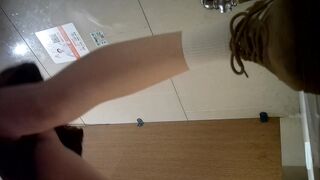 パノラマ正面ショット：空の切れ目から見える、若々しく、繊細で、ピンク色に輝く、優しい一瞥の数々（2） toilet 1 03